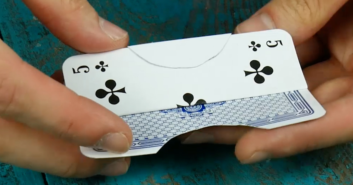 tour de magie avec des cartes simple