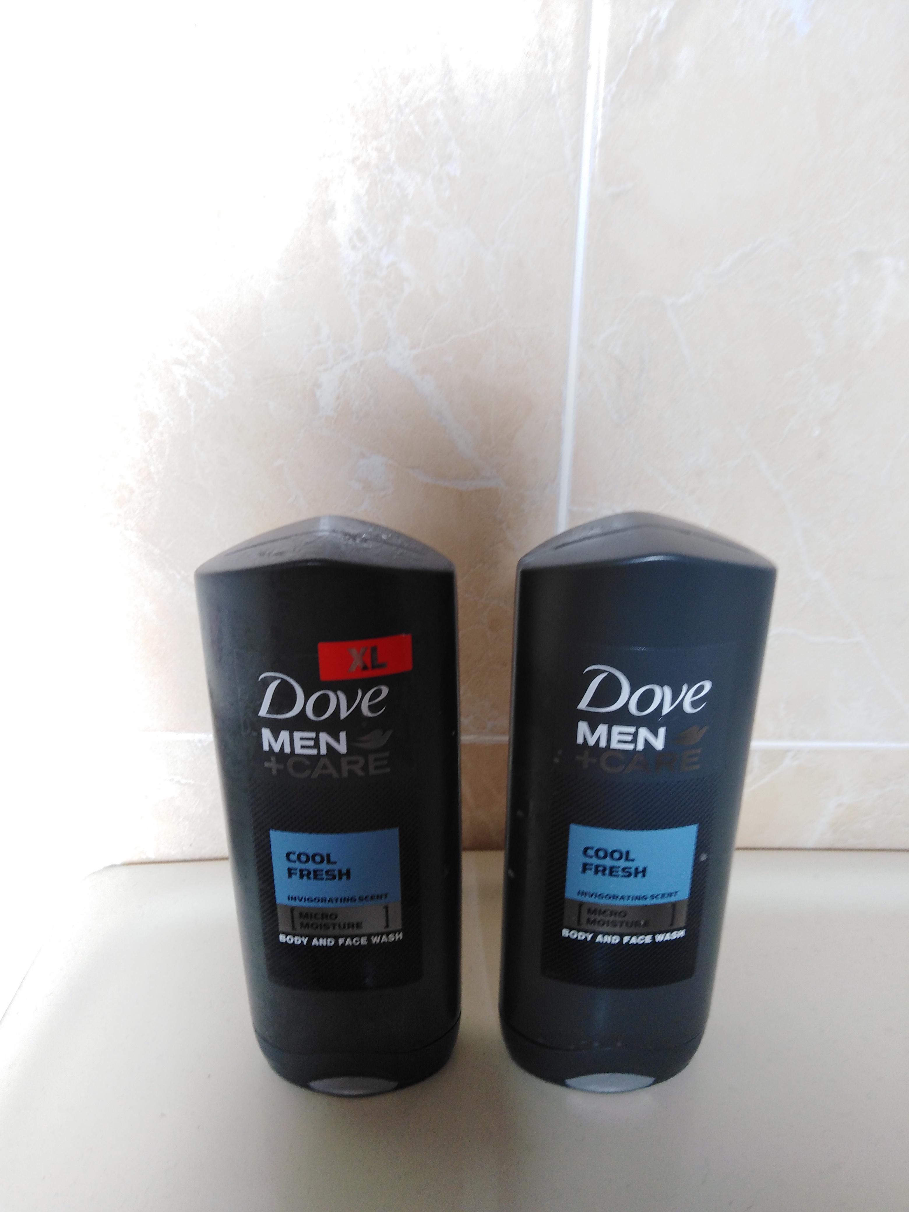 deux flacons de shampoing de la même taille alors que l'un dit XXL et l'autre non