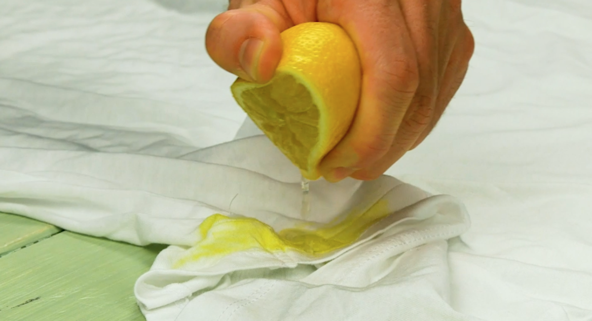 éliminer les taches avec un citron